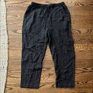 Grade & Gather cotton cropped pants size medium